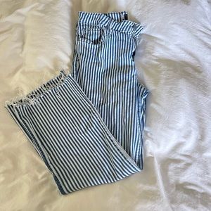 Size 12 kut from the kloth. Worn twice.